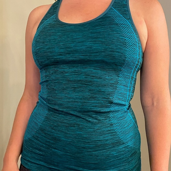 PrettyLittleThing Blue Tank Top - Picture 2 of 5